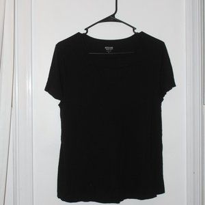Basic Tee with Cutout Neck